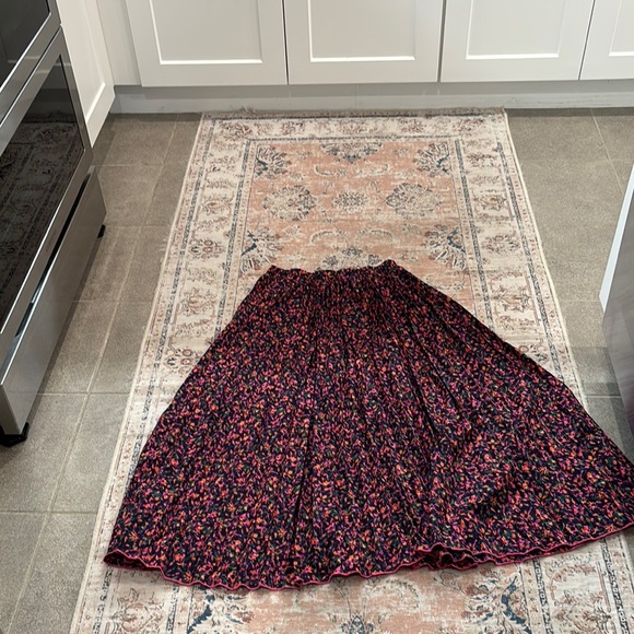 SHEIN Red Pink Pleated A-Line Maxi Skirt for Cocktail - Picture 3 of 4